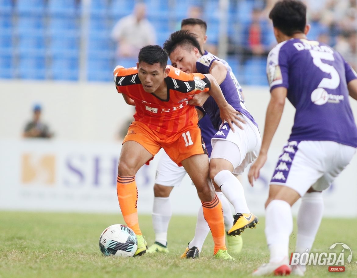 Quang Hải lập siêu phẩm, Hà Nội vượt ải Hòa Xuân