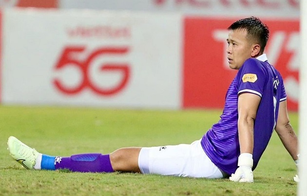 Quảng Nam gặp khó trong cuộc đua trụ hạng