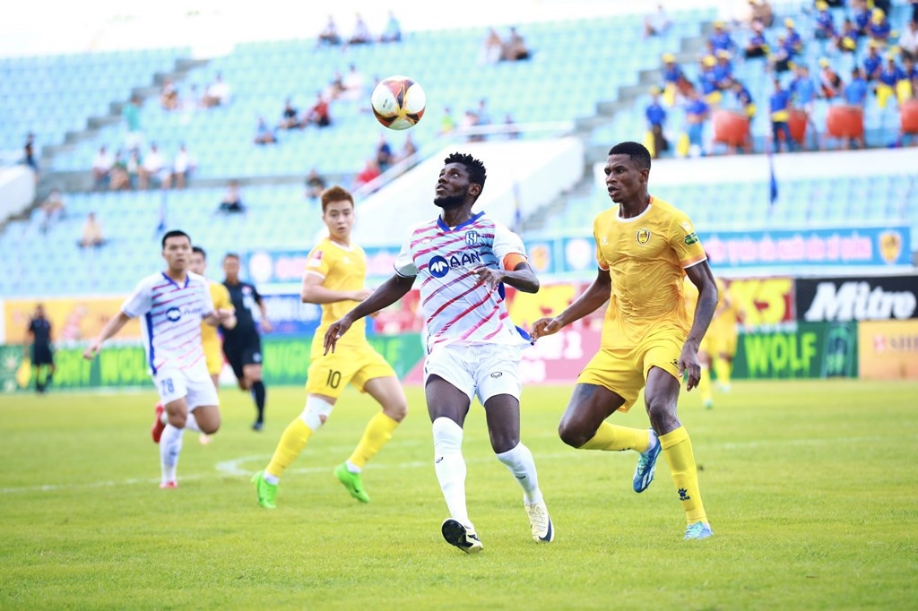 Quảng Nam trụ hạng sớm, SLNA nguy cơ bị HAGL vượt mặt