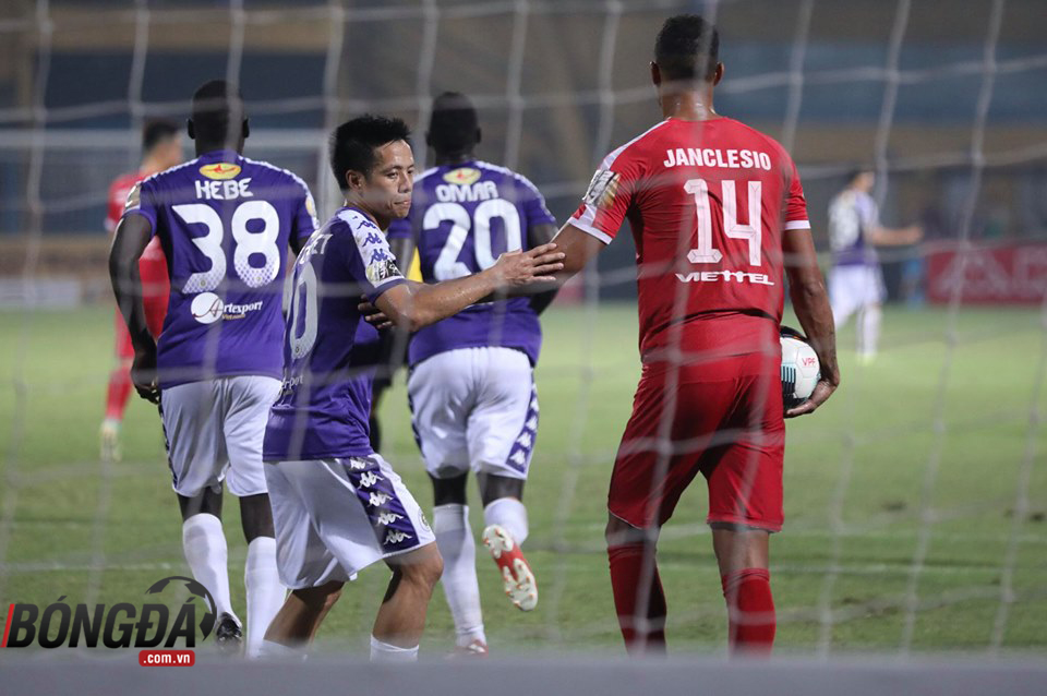 Quế Ngọc Hải và Trọng Đại chấn thương, HLV trưởng Viettel than trách