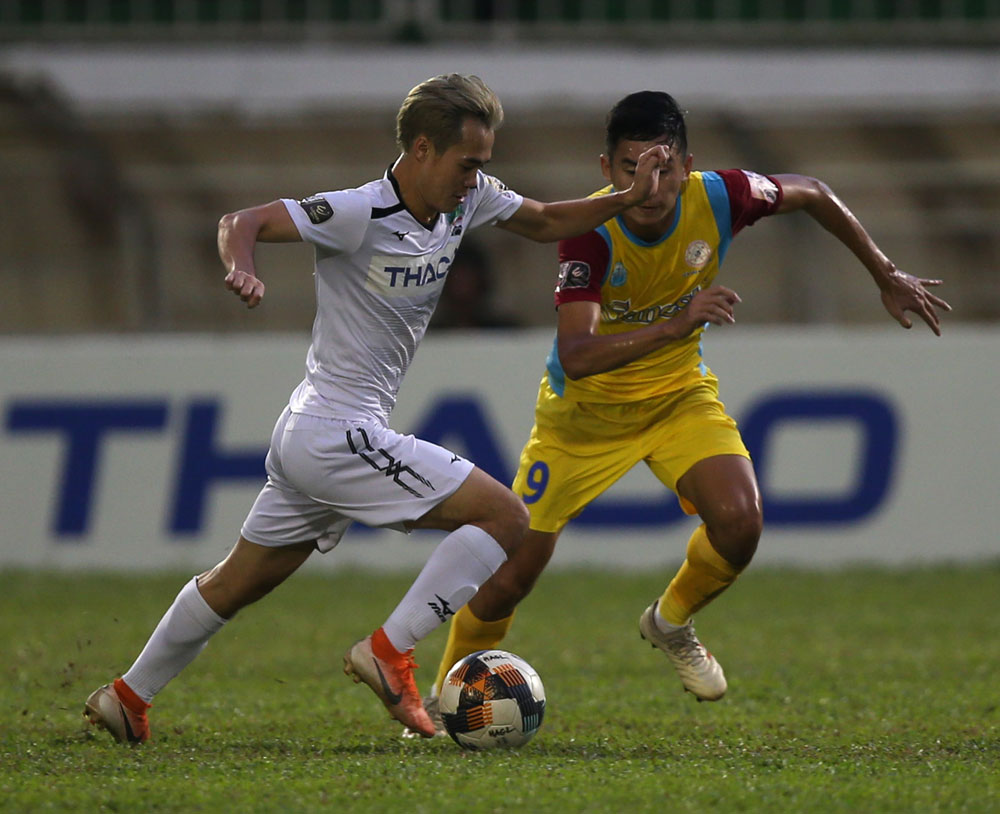 Quyết gia cố hàng thủ, HAGL sẽ “chiến” với đội hình nào tại V-League 2020?