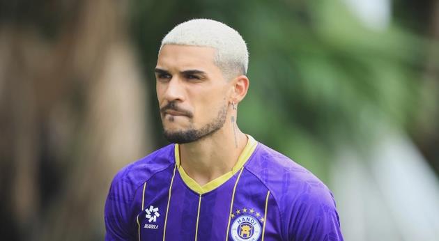 Quyết tâm vô địch, Hà Nội FC khẩn trương nhập tịch Hendrio