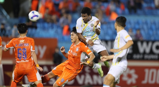 Ribamar và Tiến Linh tranh đua quyết liệt Vua phá lưới V-League