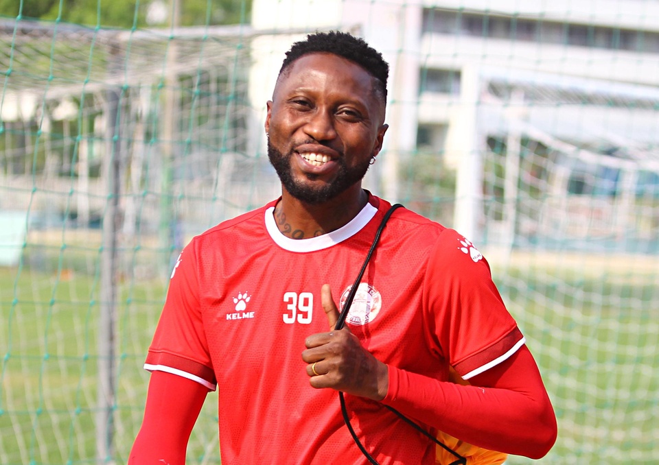 Samson lập siêu phẩm trong trận thua SLNA