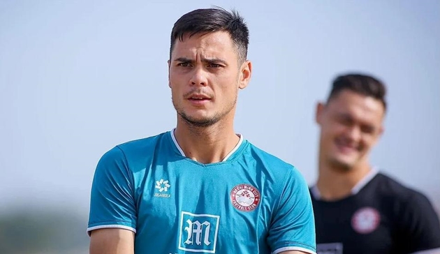 Sao Việt kiều phải làm thủ môn bất đắc dĩ