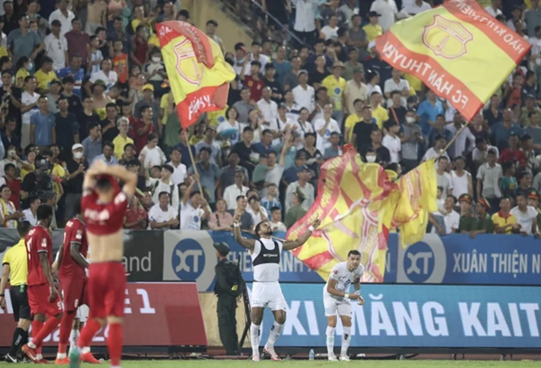 Sắp lên ngôi, CLB Nam Định có quyết định bất ngờ