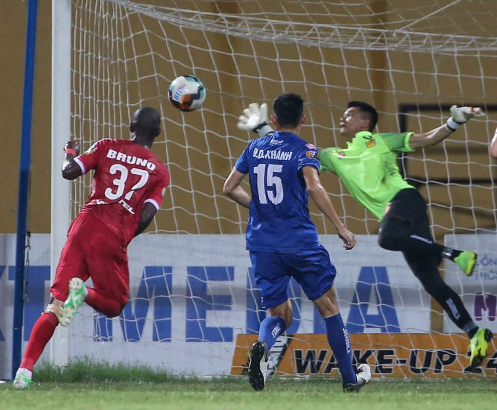 “Sát thủ” Bruno Cunha lĩnh xướng hàng tấn công Viettel