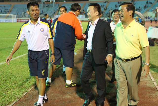 Sau bầu Đức, bầu Thắng, Bầu Hiển sắp bỏ bóng đá?