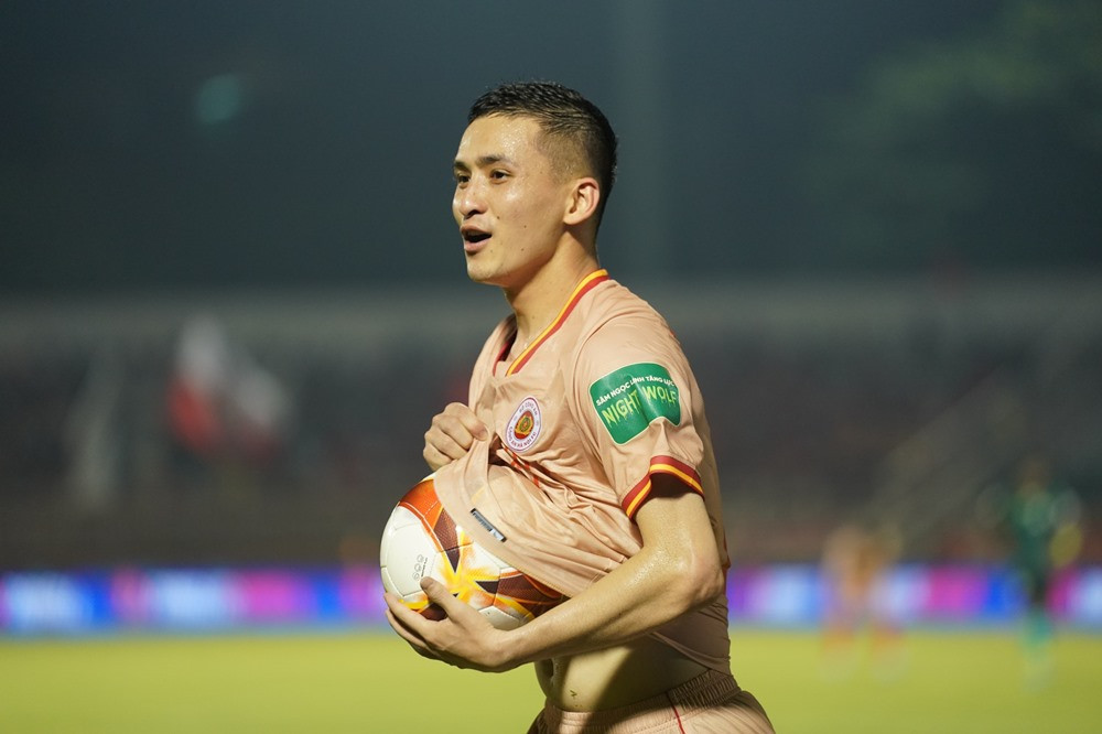 Sau Hồ Tấn Tài và Bùi Tiến Dũng, thêm cái tên rời CAHN