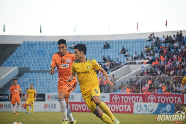 Sẩy chân trên sân nhà, SHB Đà Nẵng hết mơ vô địch