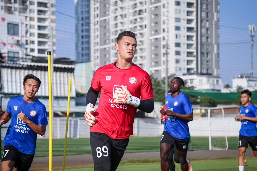 Sếp bự HAGL lên tiếng vụ đón 4 tân binh