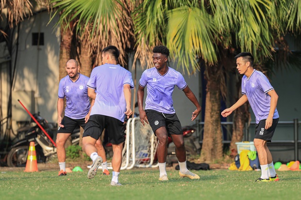 Sếp lớn Hà Nội FC chỉ ra 2 ứng viên vô địch V-League