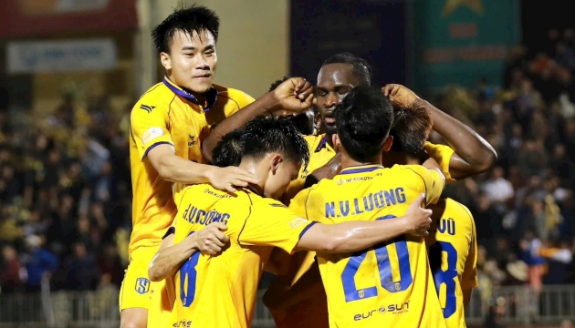 SLNA đánh bại Bình Định trong trận cầu nghẹt thở