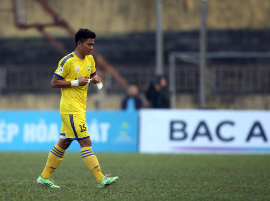 SLNA thắng, sân Vinh vẫn buồn