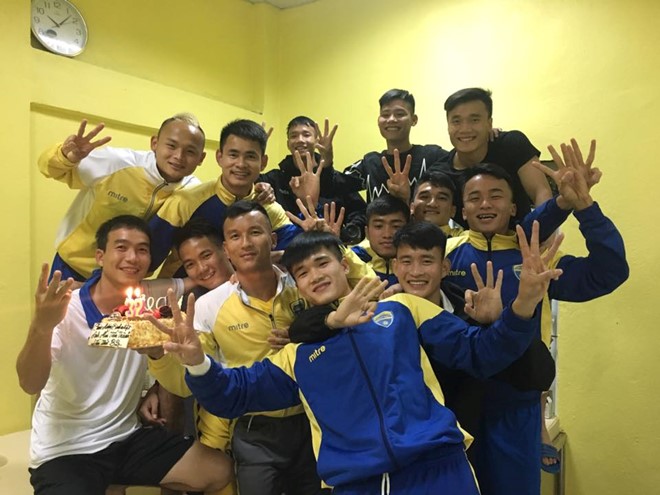 Sợ bị tấn công, cầu thủ Thanh Hóa không dám rời khách sạn