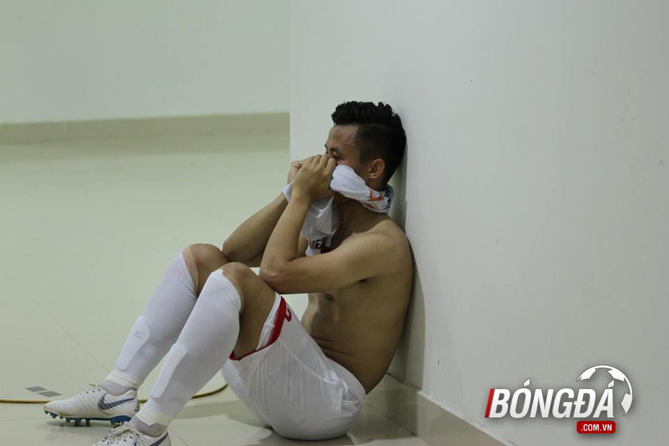 SỐC: Ra mắt thảm hoạ, Quế Ngọc Hải bật khóc trong đường hầm