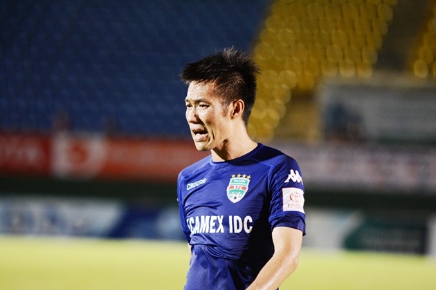 Tấn Tài trách cứ đồng đội vì trận thua Quảng Nam