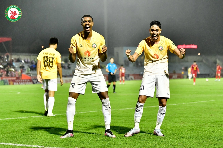 Thảm bại trên sân nhà, Hà Tĩnh thế chỗ HAGL đội sổ V-League