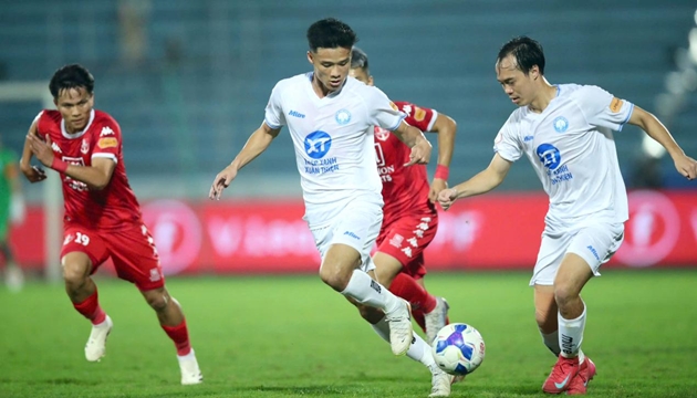 Tháng 5 đầy thách thức với CLB Nam Định