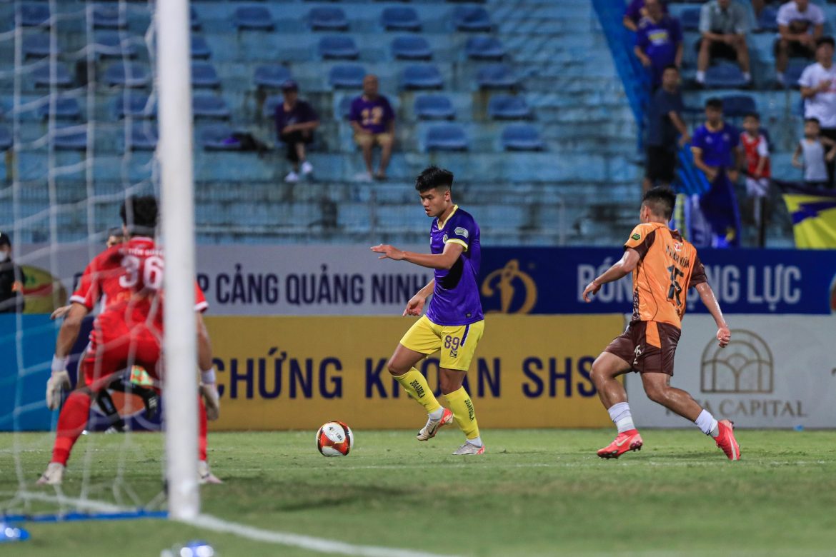 Thắng HAGL, HLV Hà Nội chỉ ra thực trạng đáng buồn của cầu thủ Việt Nam