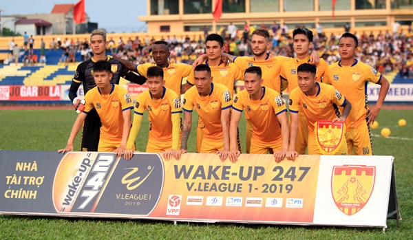 Thành bại… tại các ông bầu, bao giờ V-League mới chuyên nghiệp?