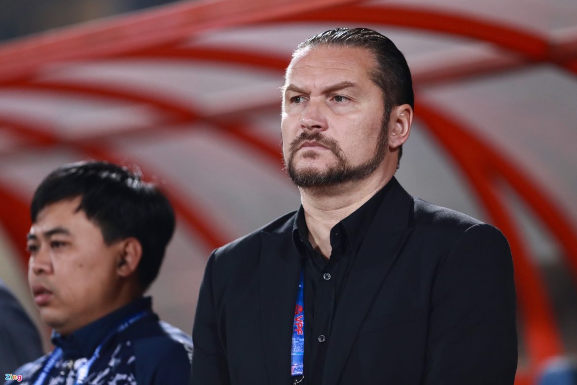 Thanh Hóa ‘ăn ba’ giải tháng ở V-League