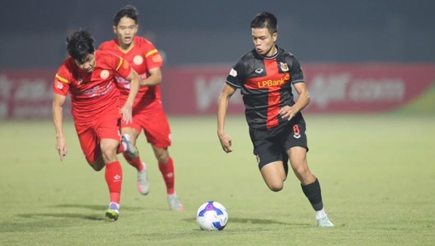 Thành Trung vỡ òa khi đá chính, kiến tạo tại V-League