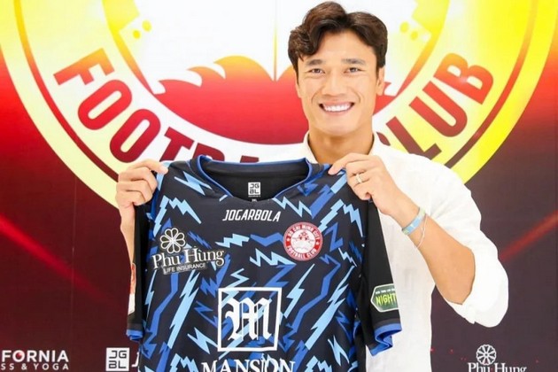 Thấy gì từ cú ‘quay xe’ bất ngờ của thủ môn Bùi Tiến Dũng với HAGL?