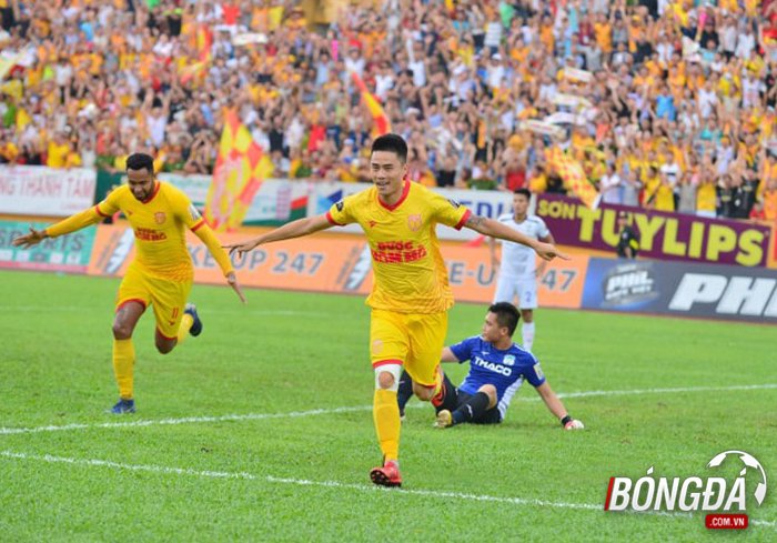 Thấy gì từ số lượng khán giả kỷ lục của sân Thiên Trường?