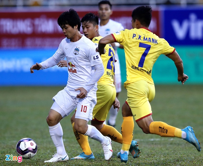 Thẻ đỏ tai hại, Kiatisak trừng phạt “cái đầu nóng” ở Pleiku