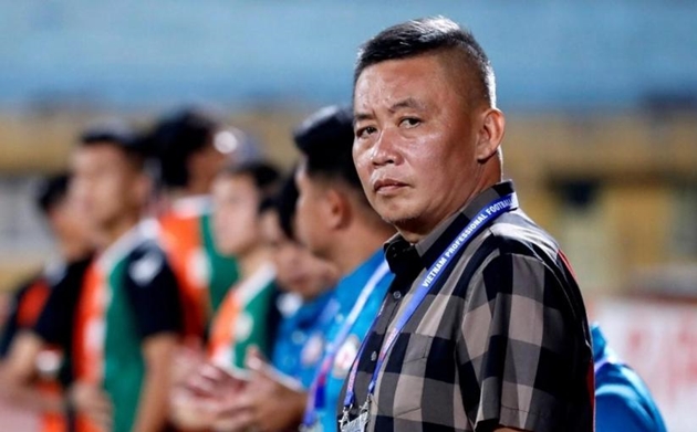 Thêm 1 huấn luyện viên V-League thẳng thừng chỉ trích trọng tài