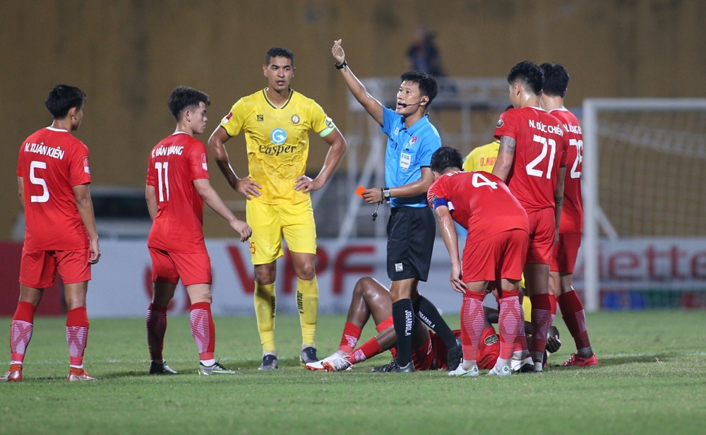 Thi đấu quyết liệt với Thanh Hóa, HLV Viettel nêu thẳng nhận xét