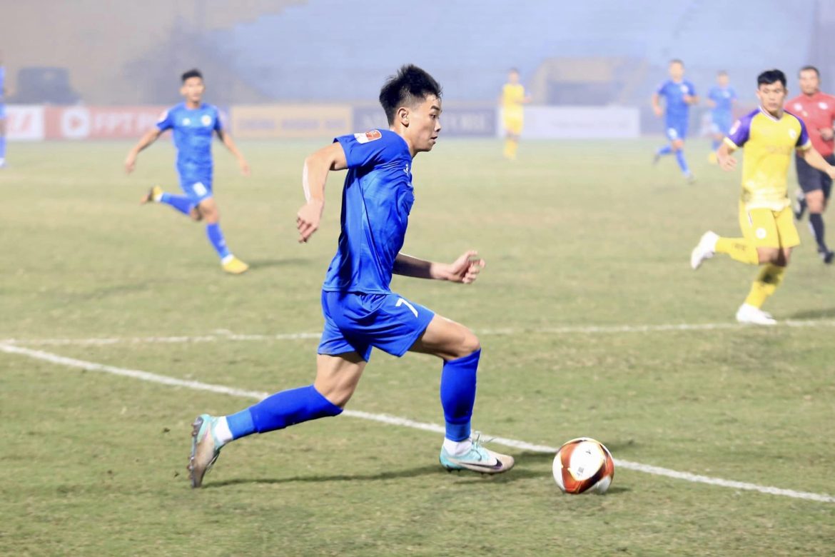 ‘Thiếu gia’ V-League phá vỡ im lặng về thương vụ chiêu mộ Đình Bắc