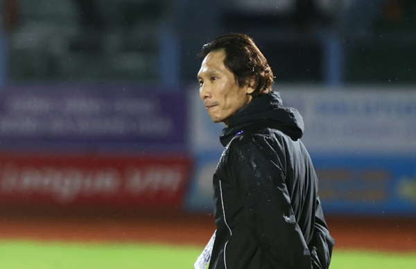 Thiếu năng lực, HLV Gong bị CAHN treo quyền chỉ đạo