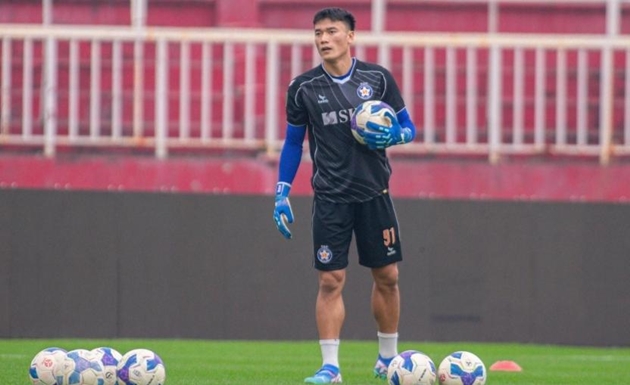 Thủ môn Bùi Tiến Dũng sẵn sàng chạm trán Công Phượng