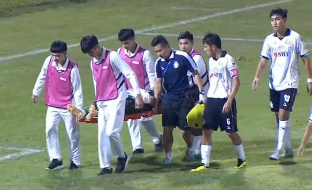 Thủ môn nằm cáng rời sân, Đà Nẵng hòa nhạt Hải Phòng, đẩy SLNA xuống đáy BXH