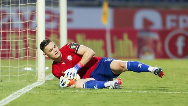 Thủ môn Việt kiều bắn tín hiệu tới HLV Kim Sang-sik; Cựu vô địch Thai League muốn có sao ĐT Việt Nam