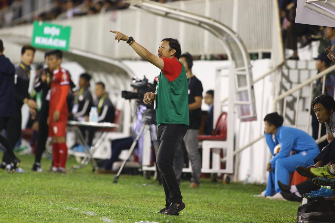 Thua 2 trận liên tiếp, HLV HAGL nói gì về chuyện từ chức?