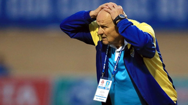 Thua trận, HLV Petrovic nói ra sự thật phũ phàng của V-League