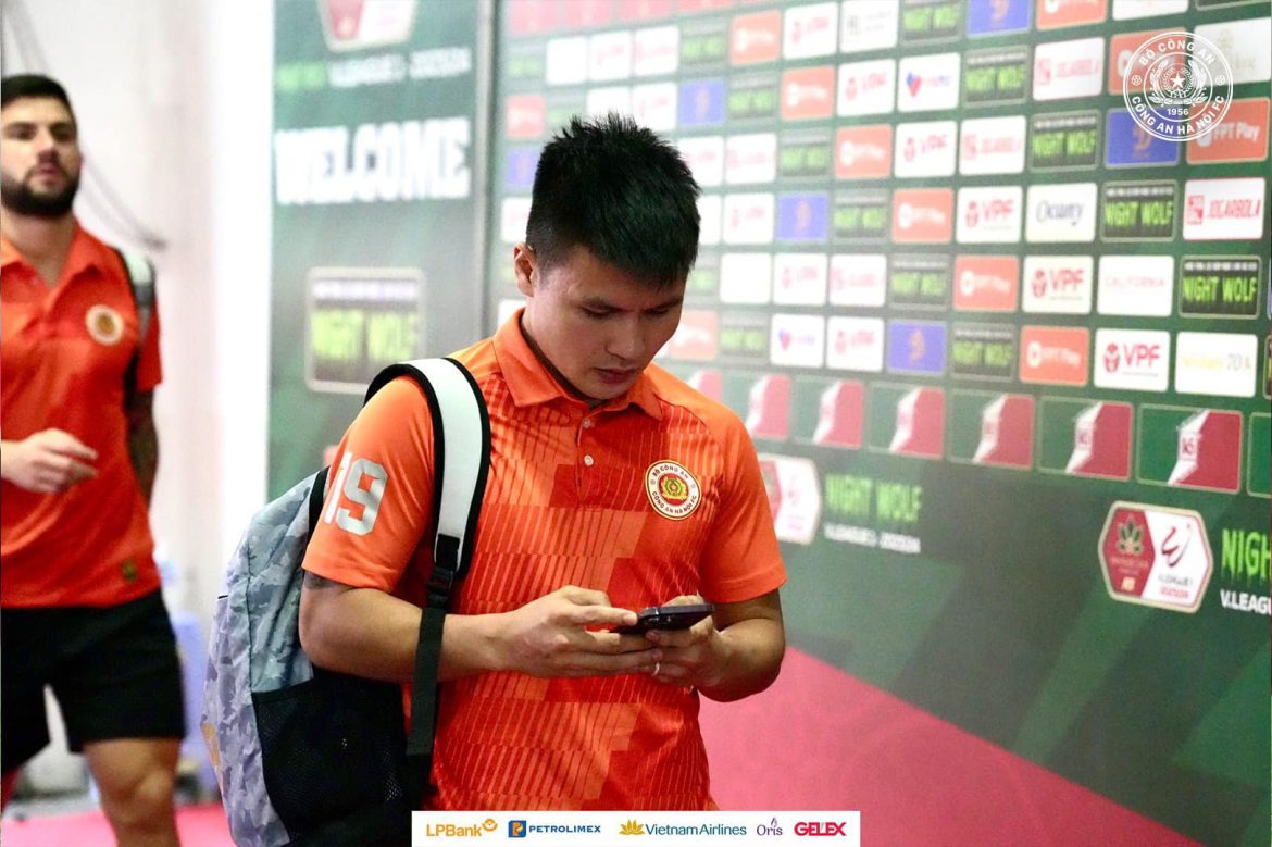 Thương vụ đến Nhật gặp bất trắc, CLB V-League ‘hớt tay trên’ Quang Hải?