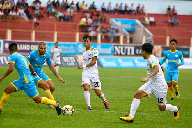 Thuyền trưởng SLNA ước đội bóng có thật nhiều tiền