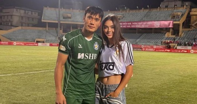 Tiến Dũng nhận thông điệp yêu thương từ vợ Tây