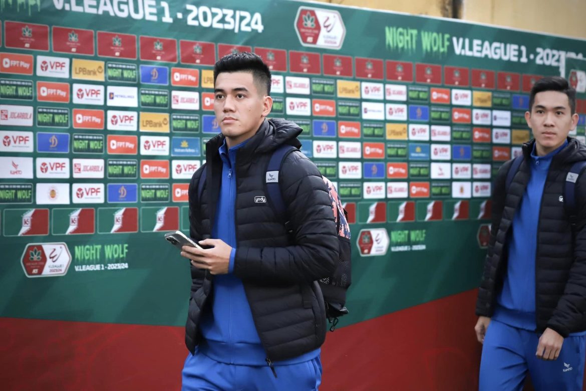 Tiến Linh chấn thương, Lê Huỳnh Đức đối đáp bất ngờ