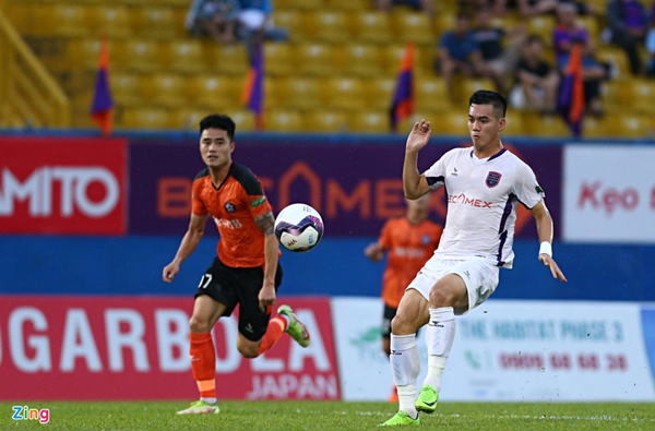 Tiến Linh trừng phạt hai cựu binh U23 Việt Nam