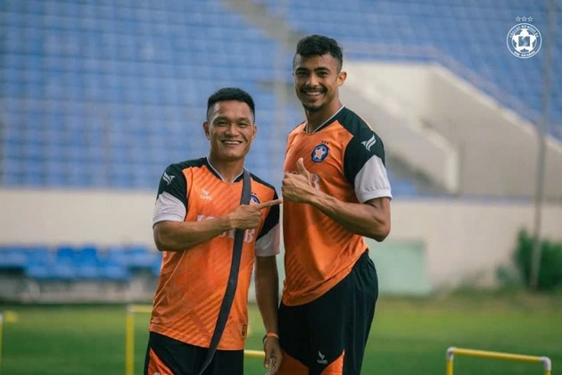 Tiền vệ lò Barcelona đến V-League là ai?