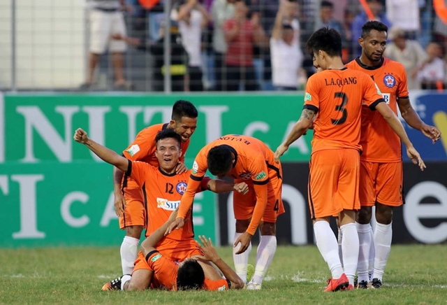 Tổng hợp vòng 4 V-League 2018: HAGL đẩy Nam Định bét bảng; Than Quảng Ninh vững ngôi đầu