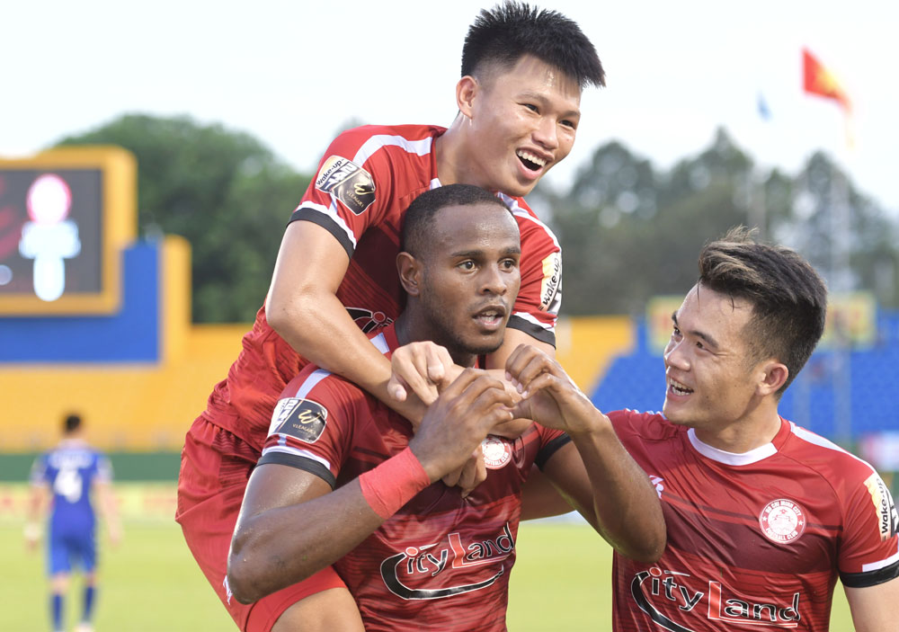 Tổng hợp vòng 5 V-League 2019: Văn Toàn giúp HAGL ngắt mạch thua