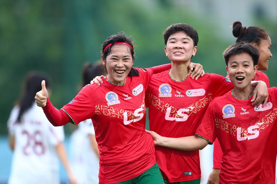 TP.HCM I tiếp tục giữ ngôi đầu, xôn xao pha bỏ lỡ lạ kỳ của ngoại binh Hải Phòng trước HAGL