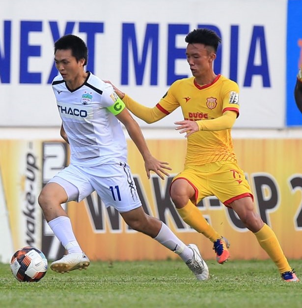 Trận cầu đinh HAGL vs Hà Nội FC: Tuấn Anh quyết đấu Quang Hải