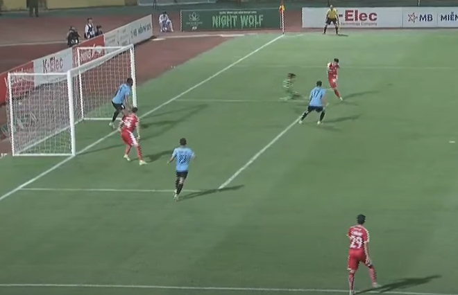 Tranh cãi bàn thắng bị từ chối của Viettel